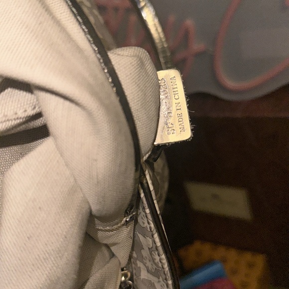 Celine Horse Carriage PVC Handbag - Picture 13 of 14